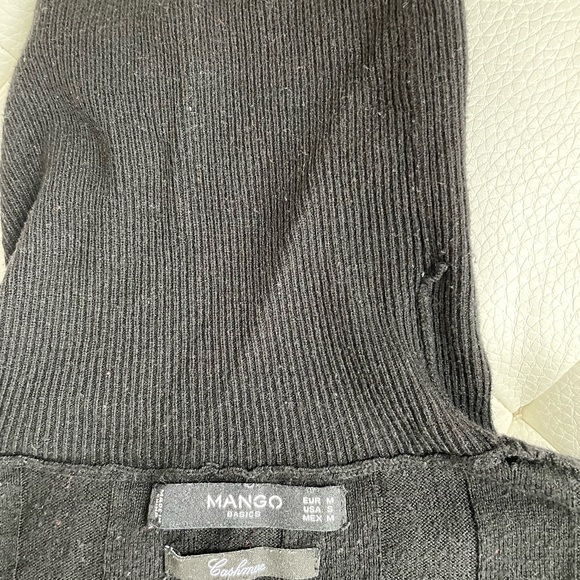 Women’s Turtleneck Bundle - Picture 5 of 6